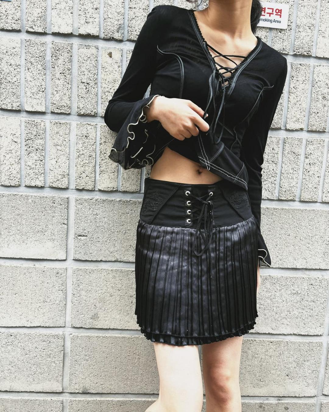 오즈온 아일렛 디테일 플리츠 스커트 | 후루츠패밀리