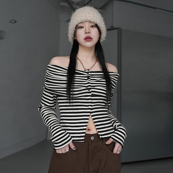 쿠앤크 스트라이프 오프숄더 티셔츠