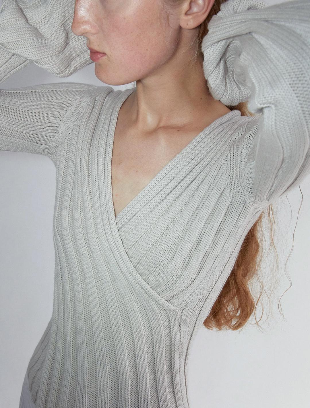 VALERIA-Off-white reversible long-sleeved knitted cross-chest top