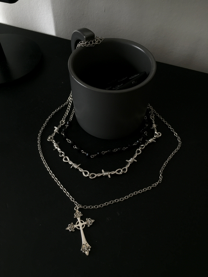 오뮤즈 블랙 십자가 셋트 목걸이 (3줄 개별 착용 가능)