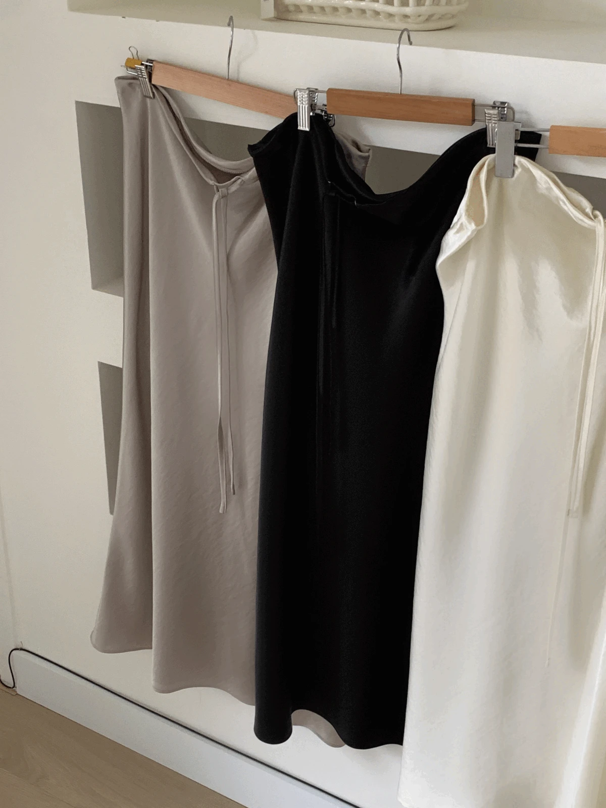 (허리자유조절,만삭가능) 새틴 블라썸 스트링 스커트 (3 colors)