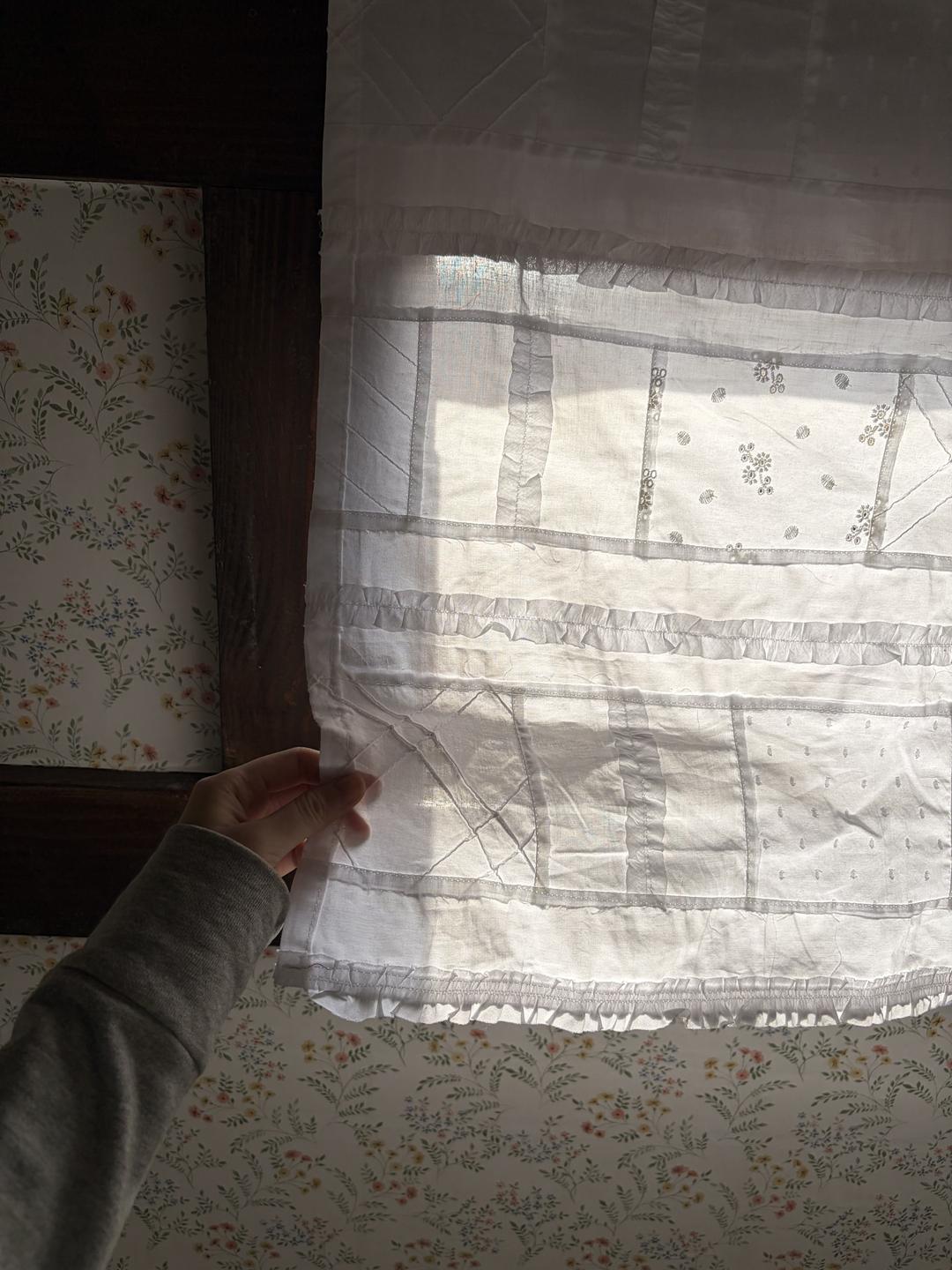 하얀 레이스 패치워크 커튼