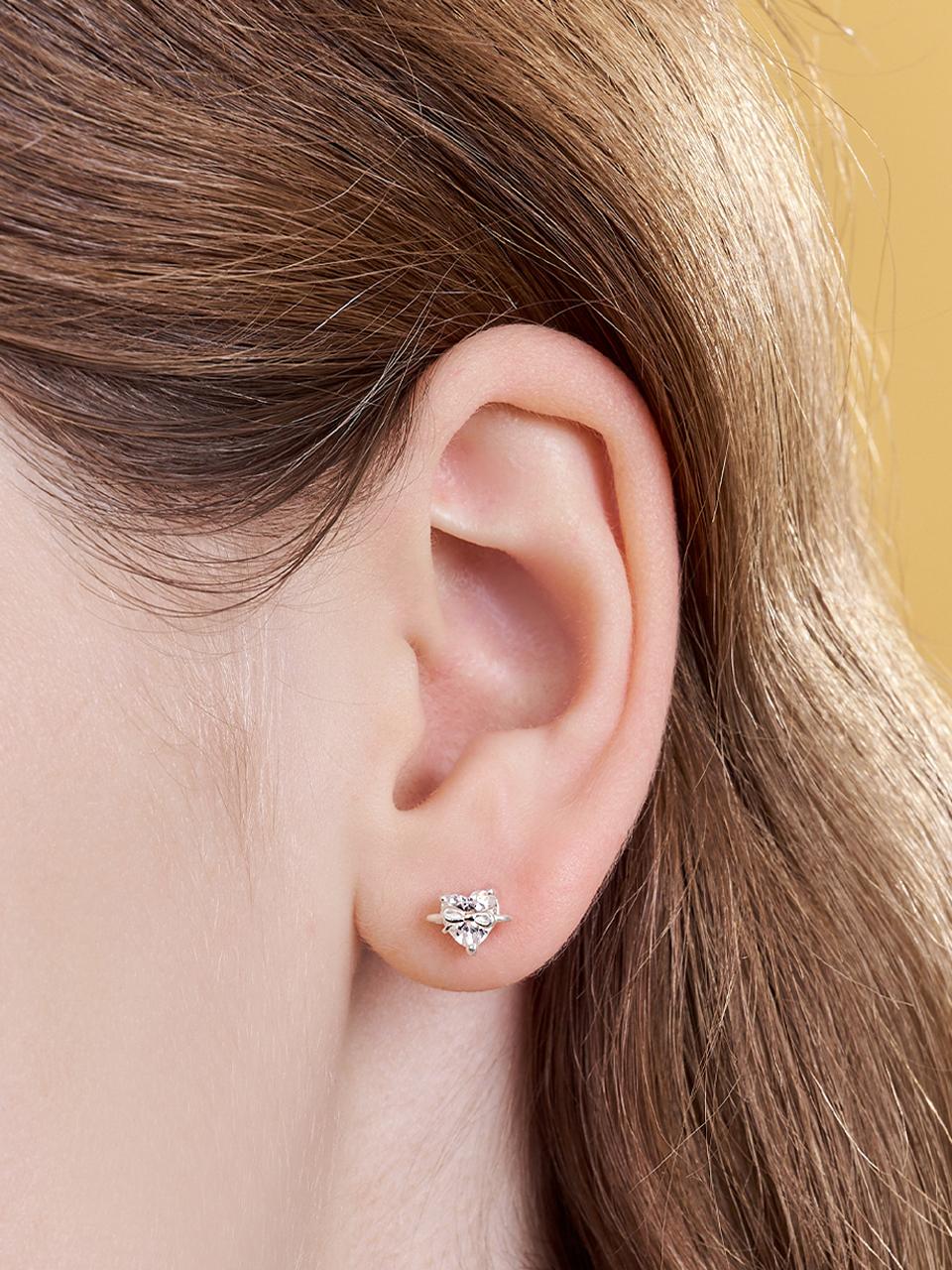 앵브록스 [아이브 가을, 에스파 카리나, 닝닝 착용] saturn heart cubic earring