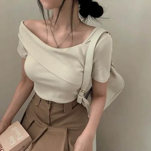 [오프숄더느낌] 여성스러운, 슬림핏 반팔 티셔츠