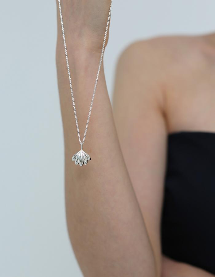 Bada necklace (silver)