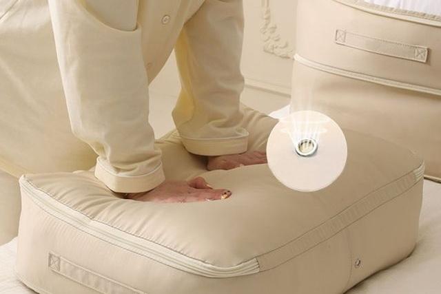 [15%쿠폰] 부피를 반으로! 신개념 압축 파우치 확장형 옷수납 이불가방 보관함 2size