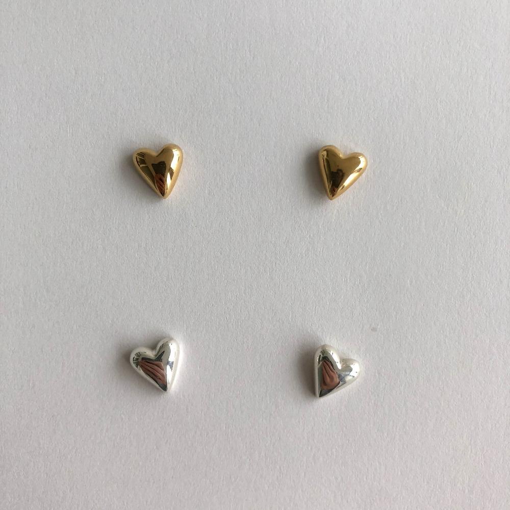 LOVE TINY EARRINGS