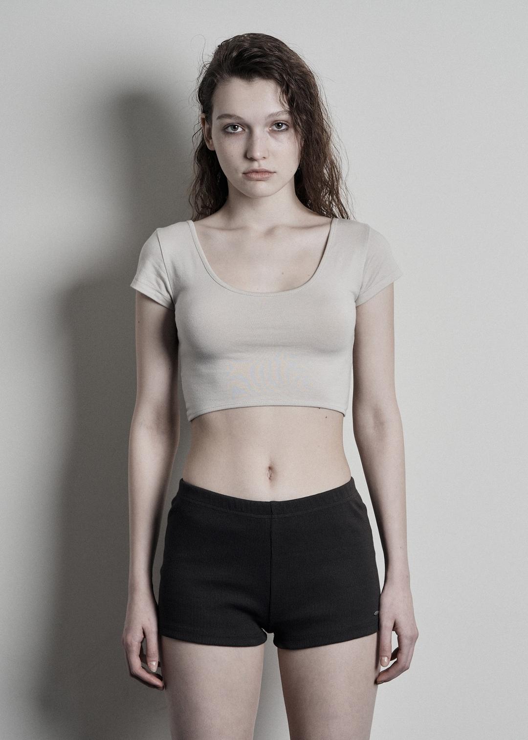 SOFT CROP HALF SLEEVE, BEIGE