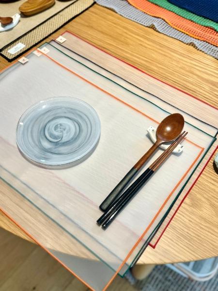 Vivid table mat