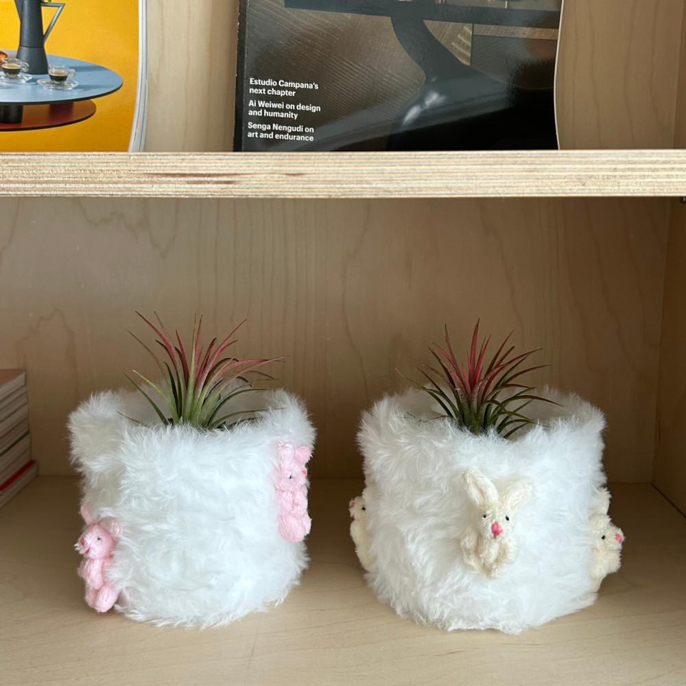 [ LITTLE BUNNY POT ] 리틀버니팟 퍼팟 오브제팟 팟커버 화분 미니화분 화분선물 플랜테리어 데스크테리어 인테리어소품 홈데코