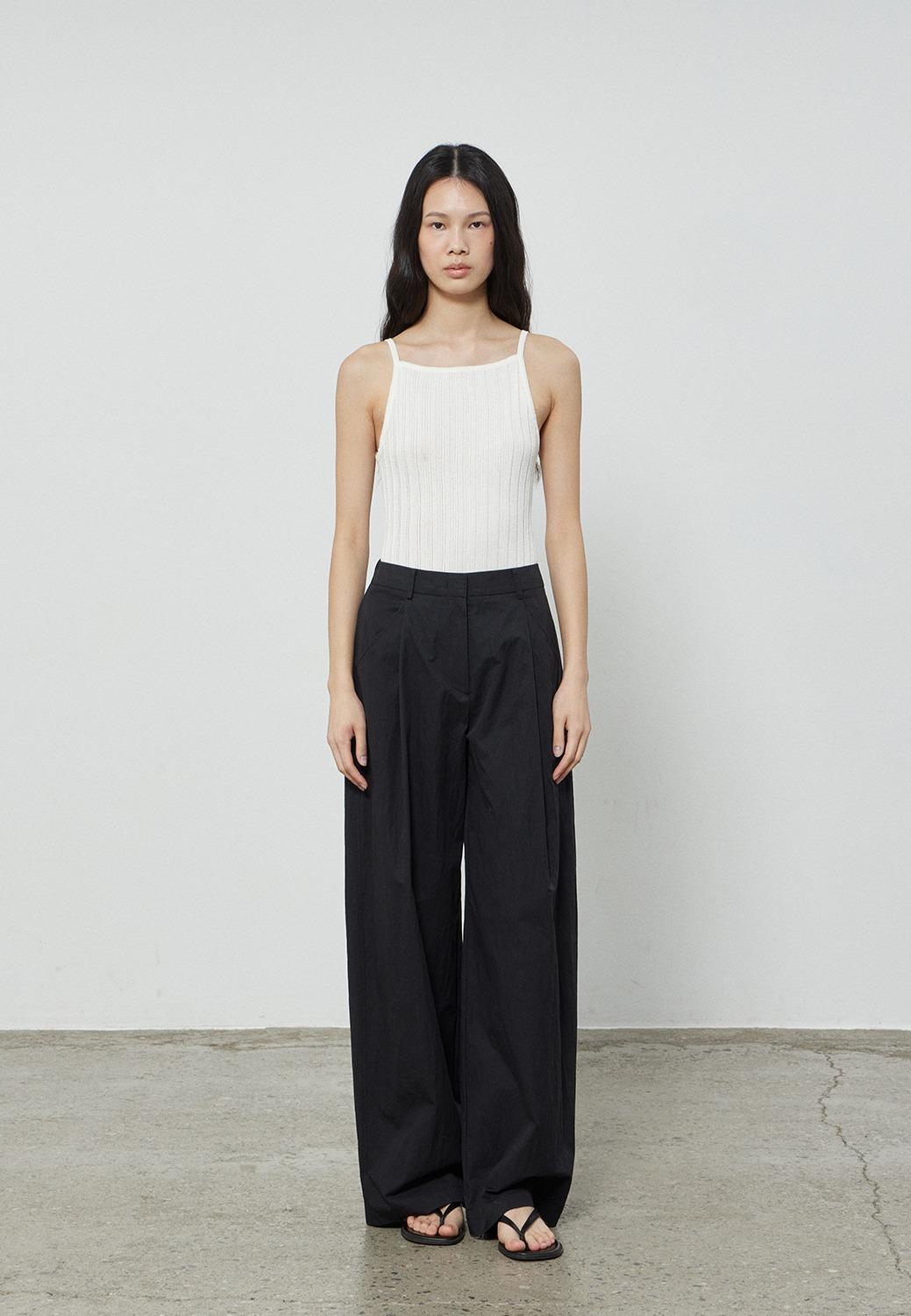 PLEATS WIDE FIT PANTS - BLACK