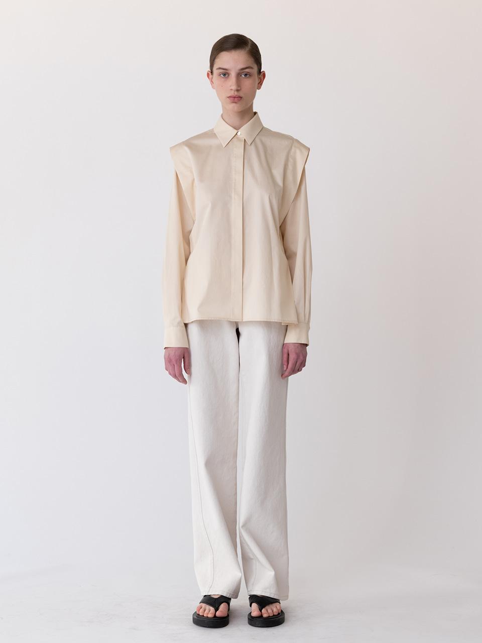 Shoulder line point shirt (beige)