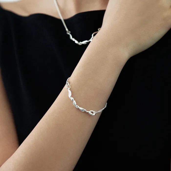 SINGLE KNOT BRACELET