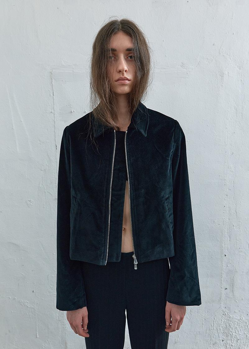VELVET SHORT JACKET IN BLACK