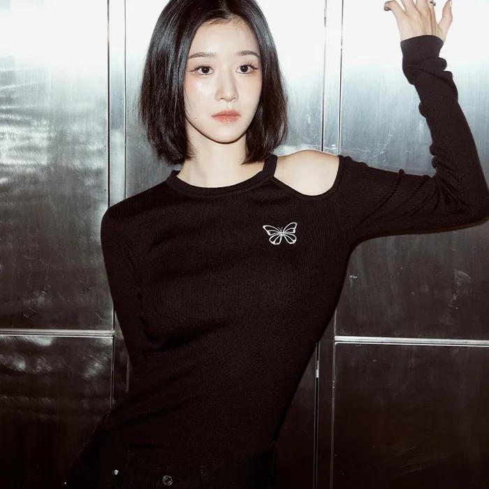 CUT OUT BUTTERFLY KNIT_2 COLOR