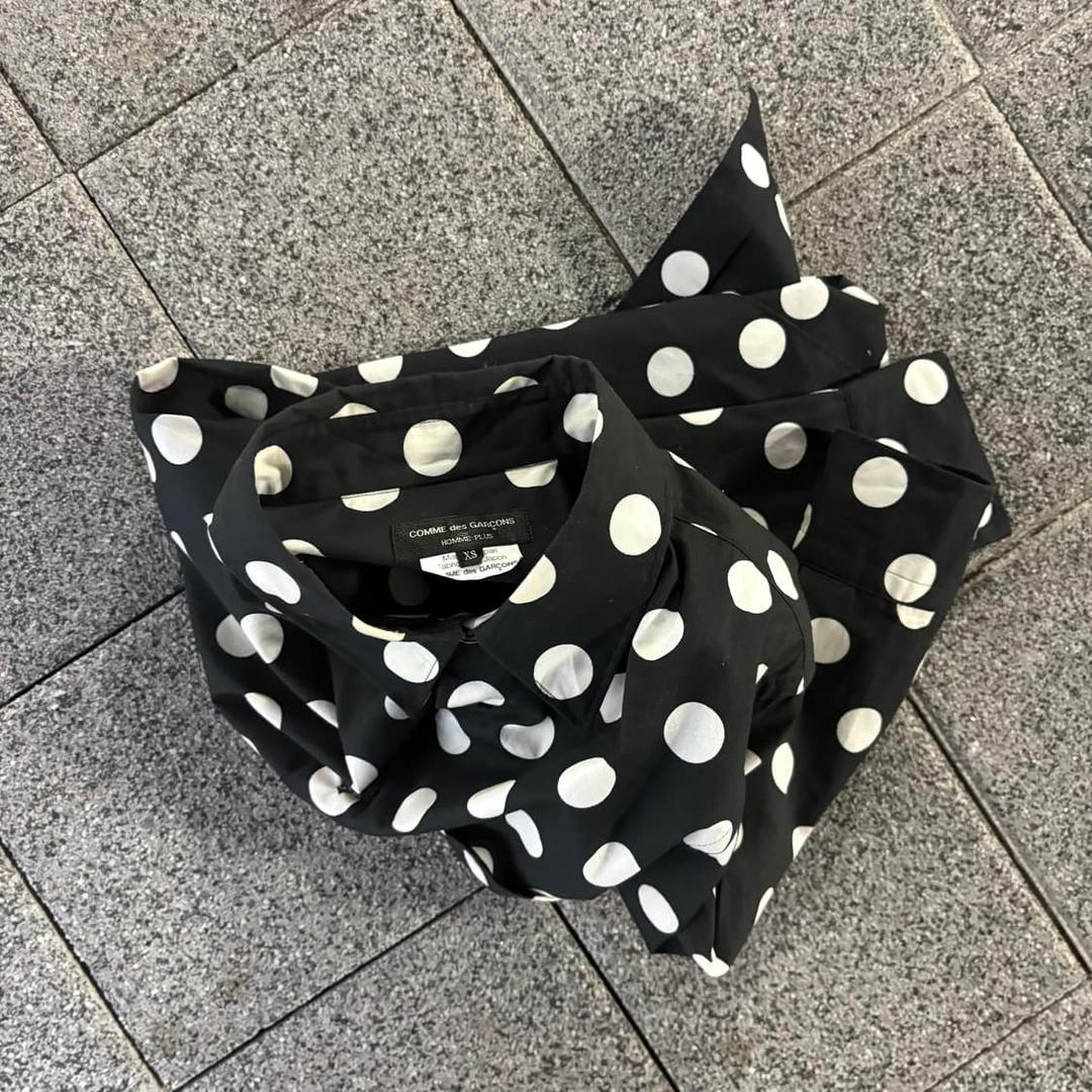 꼼데가르송 옴므 플러스 폴카닷 크롭 셔츠 | 후루츠패밀리