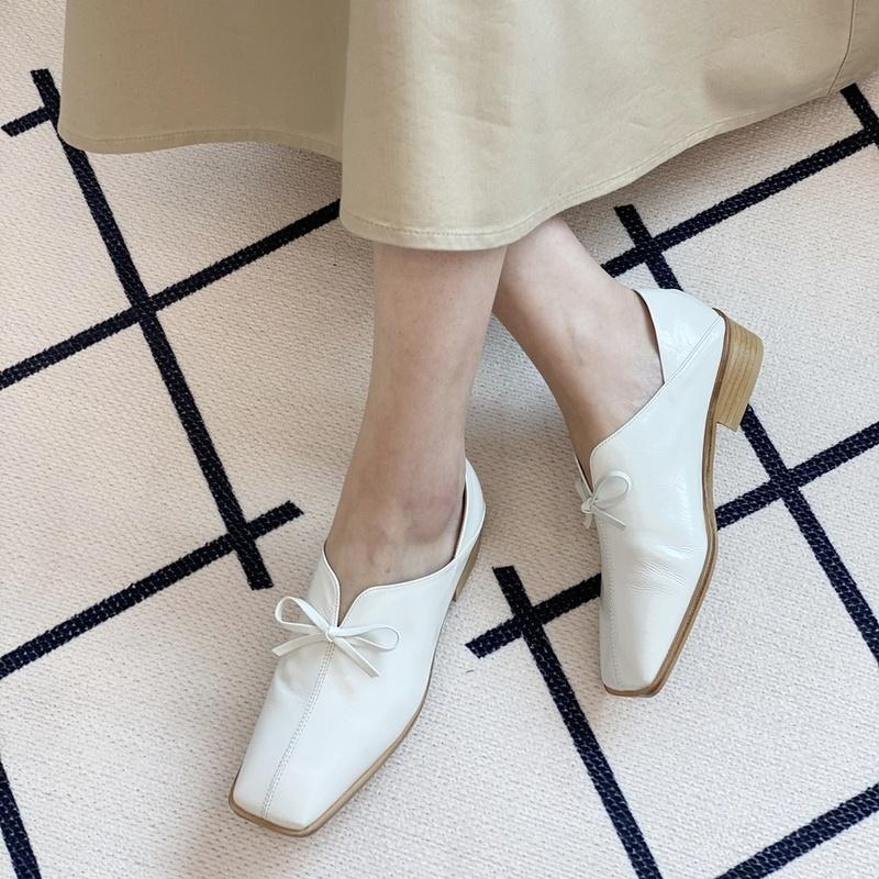 [쥬다르]  Baguette ribbon loafer white