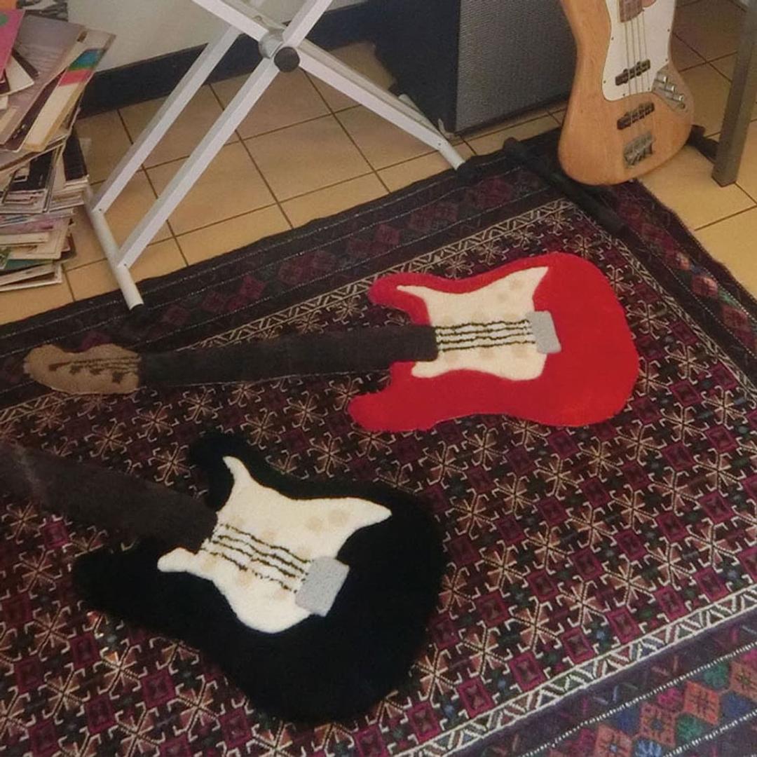 기타 모양 러그 도어매트(블랙) | 후루츠패밀리