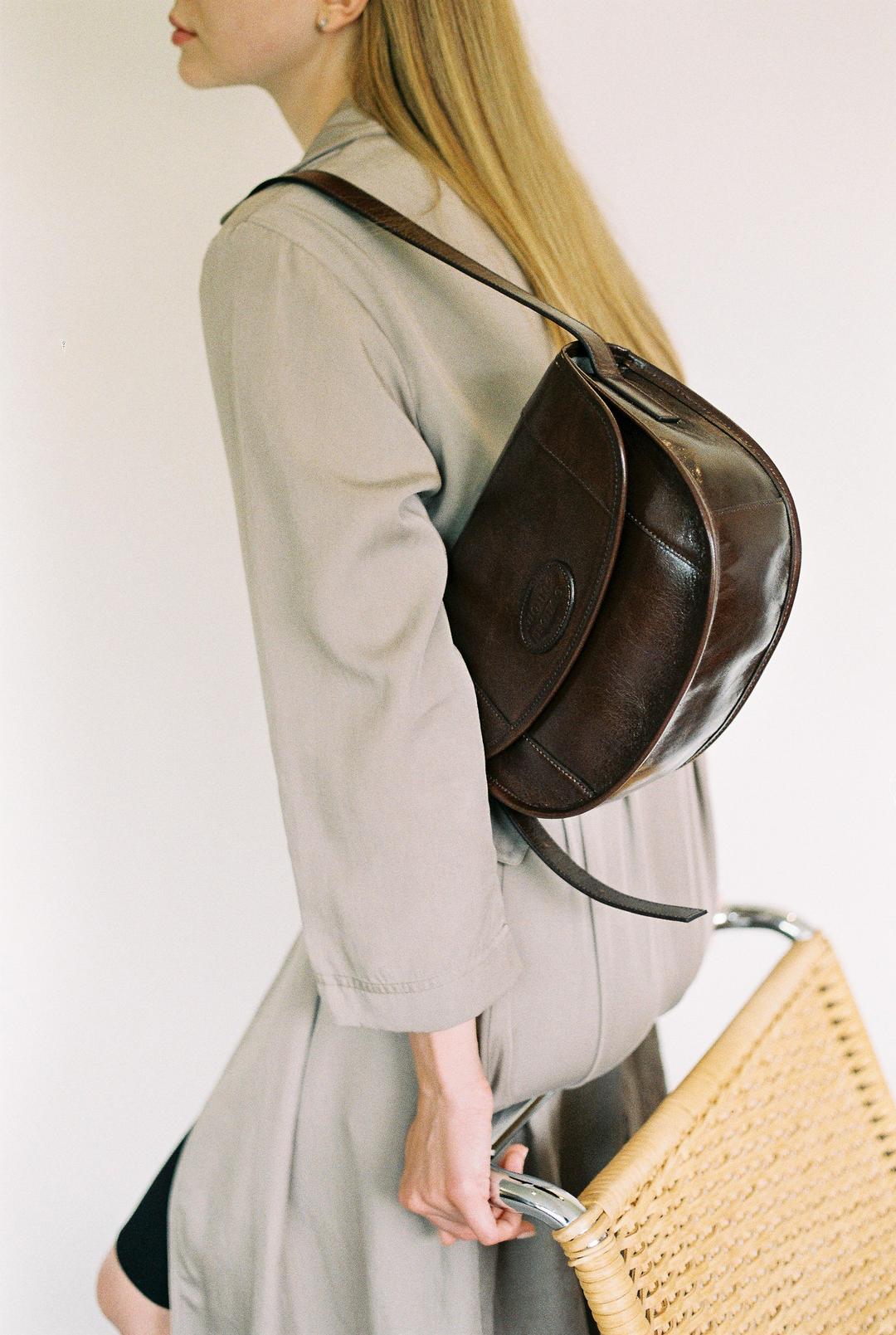 Magnet Half Moon Bag _ Mocha Brown