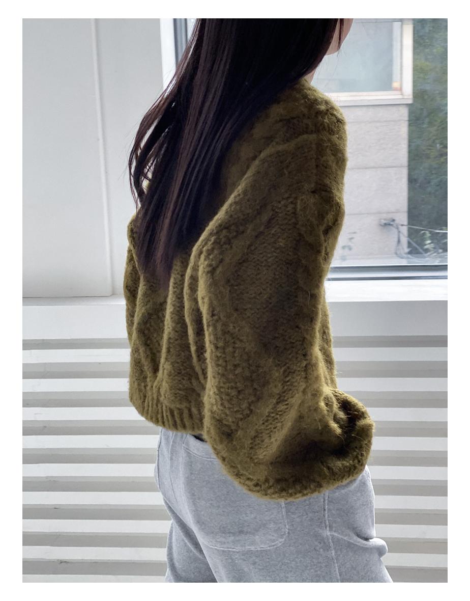 캐롤 케이블 패턴 니트 [올리브]