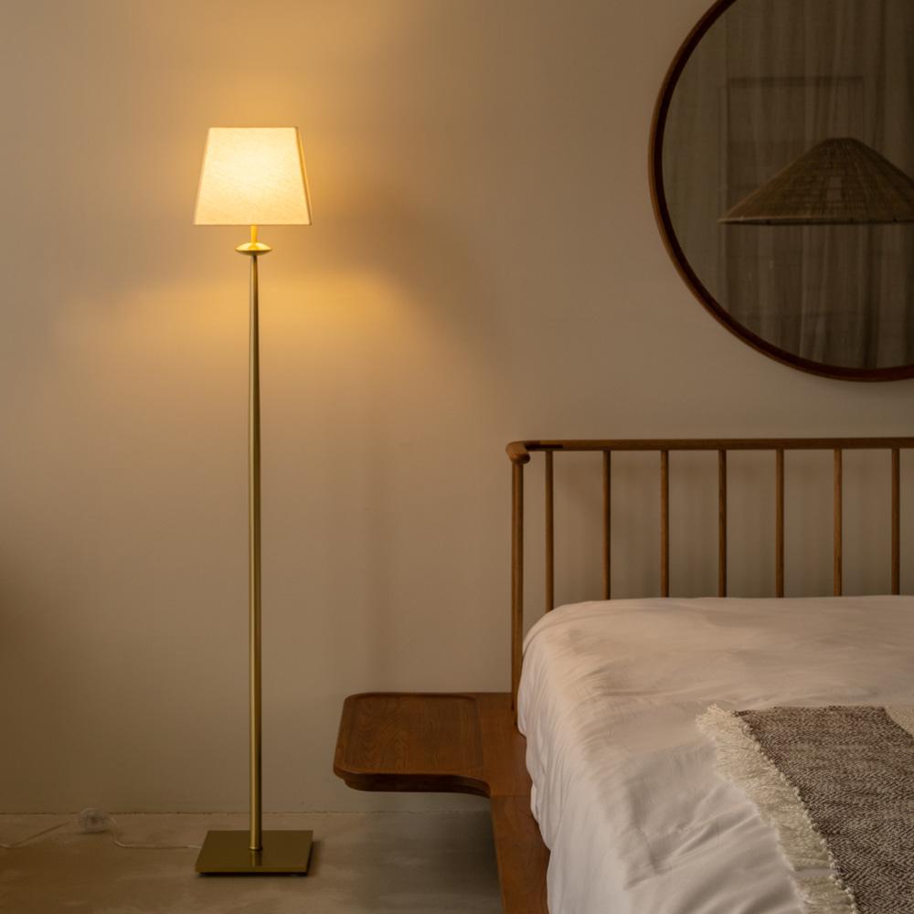 Monsieur floor lamp