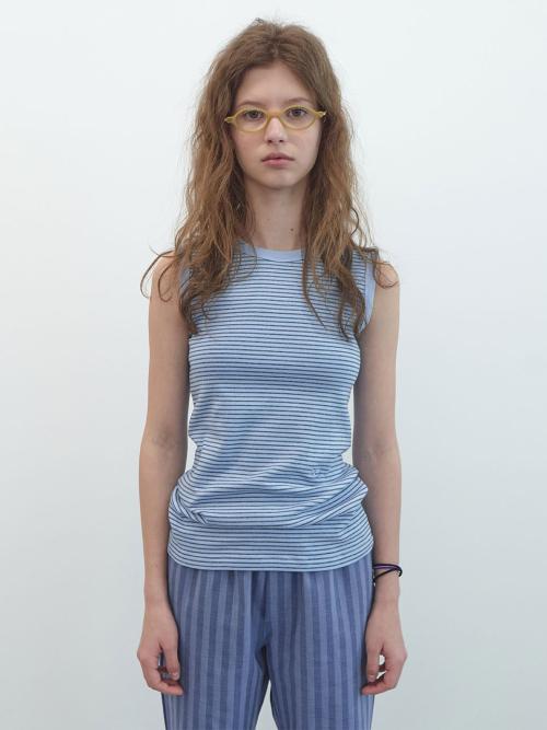 스트라이프 라운드넥 슬리브리스 (Sky)