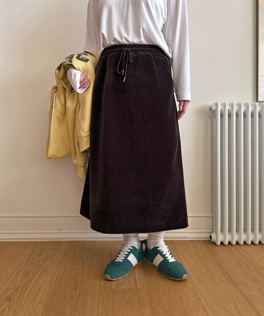 마가렛 벨로아골지 스커트 SK7874