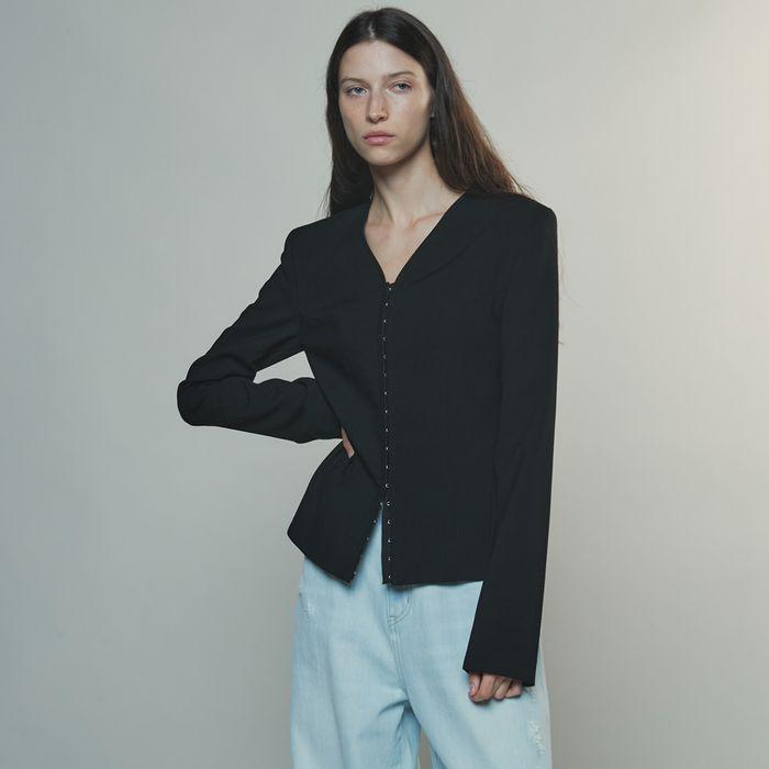 CLASSY COLLARLESS JACKET - BLACK