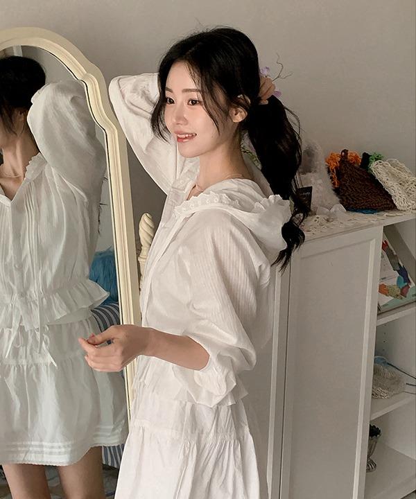 쇼퍼랜드 [봄]마가렛 핀턱 레이스 프릴 후드 블라우스