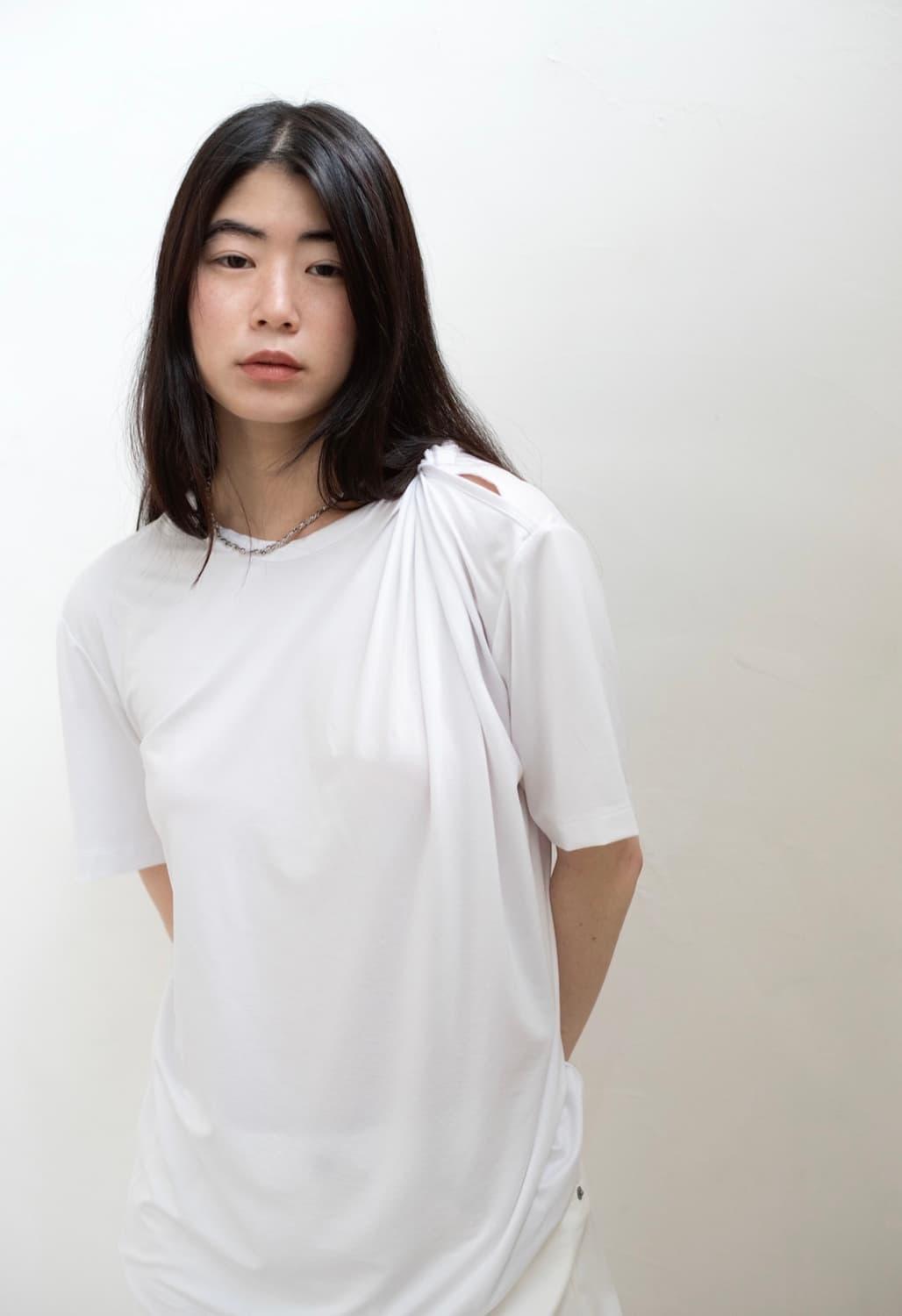 티크 트위스트 드레이프 탑 | 후루츠패밀리