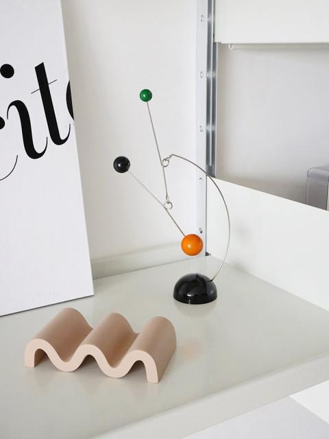 포스트모던 오브제 컬러 데스크 모빌