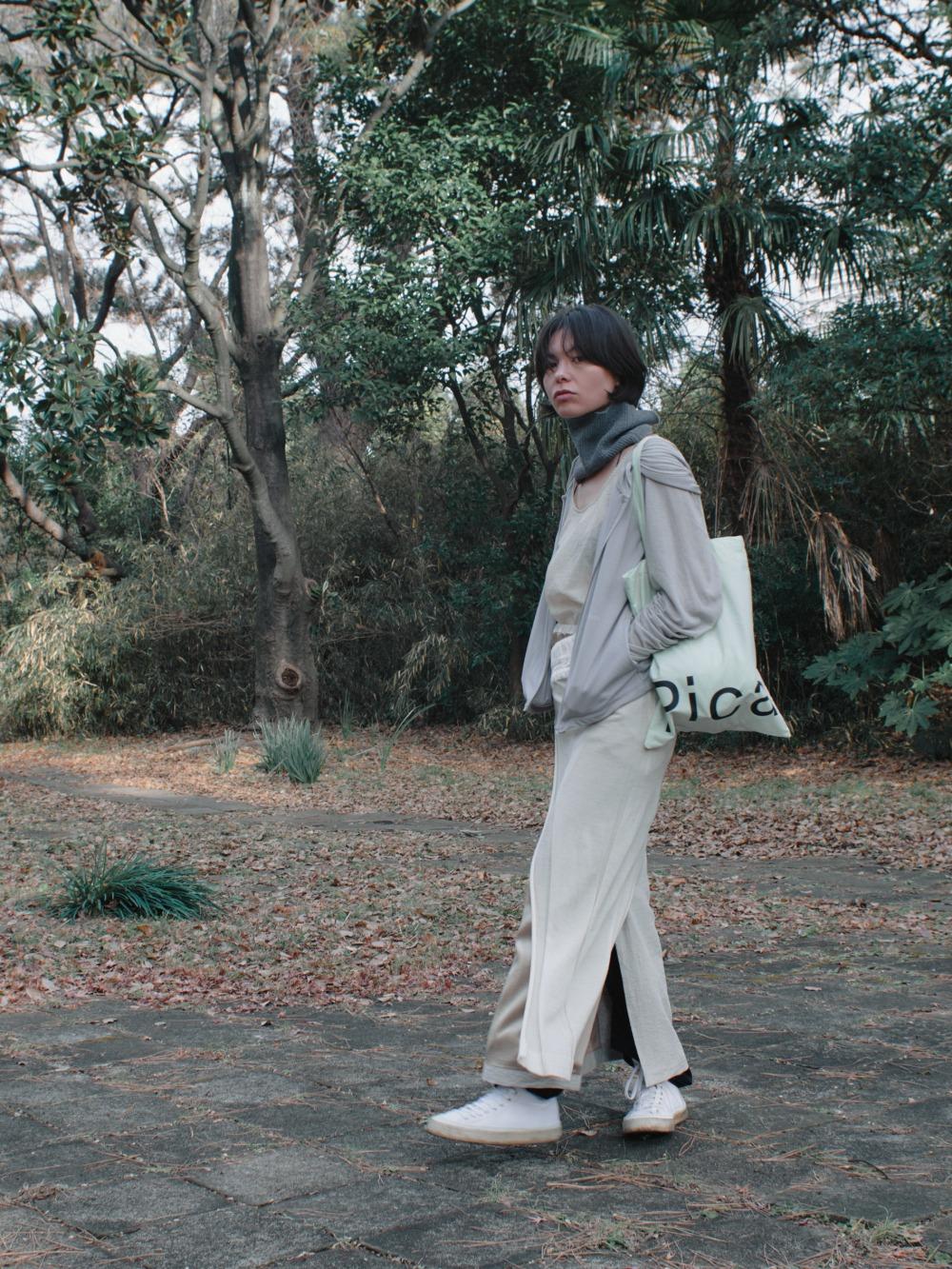 PANEL RAGLAN ZIP-UP HOODIE (light grey)