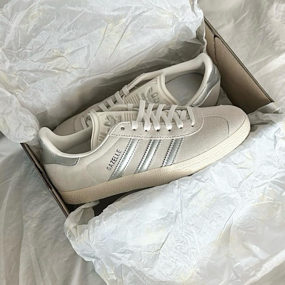 아디다스 가젤 실버 메탈릭