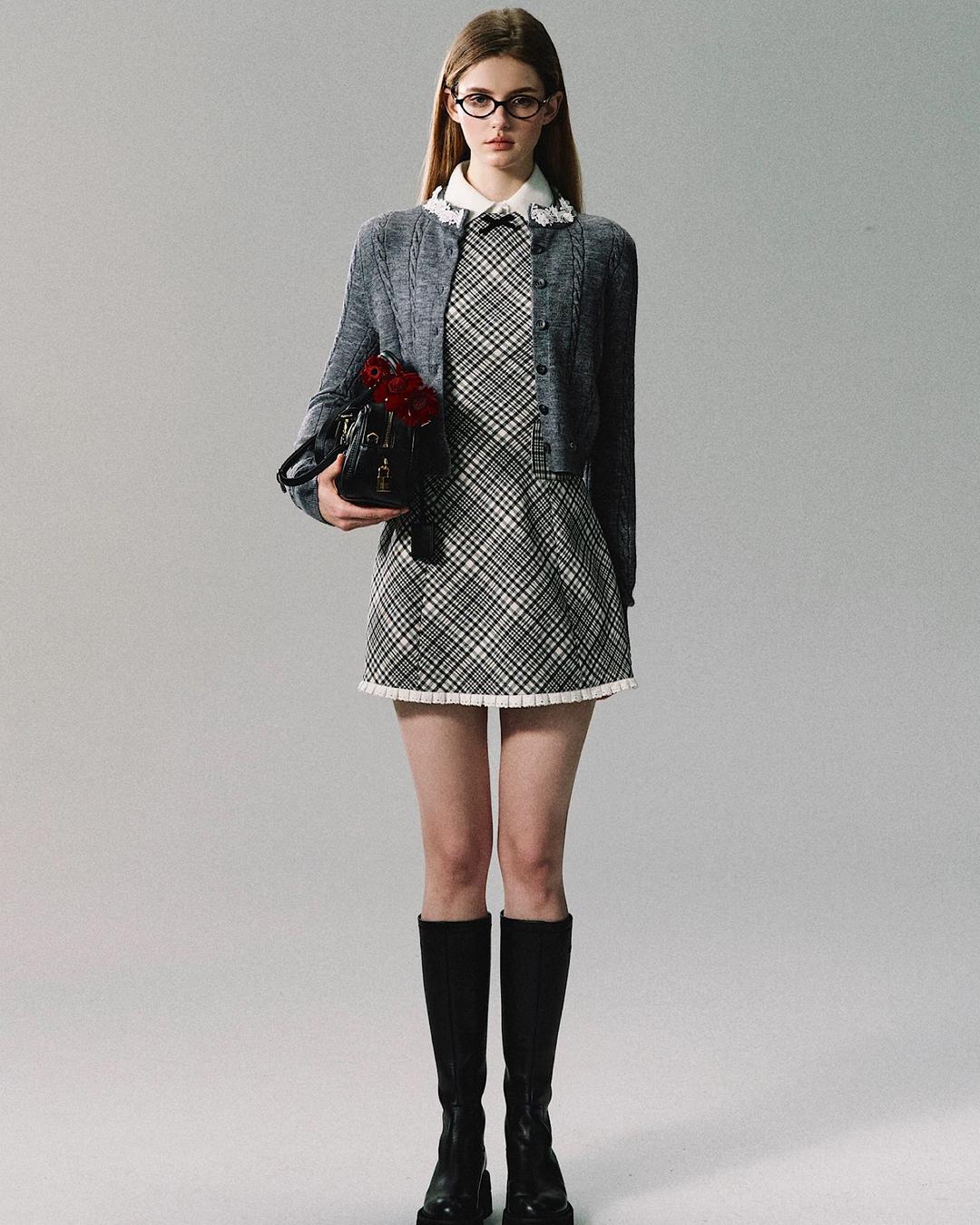 OAKMOO 헤이즐넛 체크 플레이드 프레피 나시 원피스