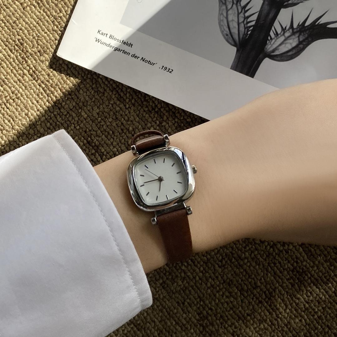 알제브 [당일출고] 라운드 스퀘어 클래식 가죽 레더 데일리 손목 시계 [그린 브라운 그레이 블랙] WW.007