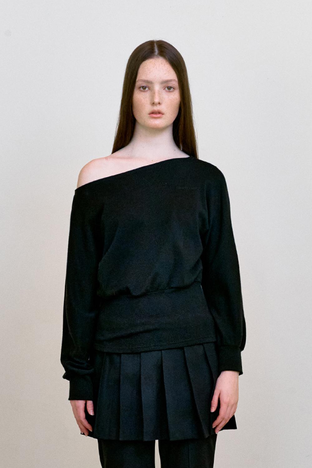Logo Off-Shoulder T-shirt-Black