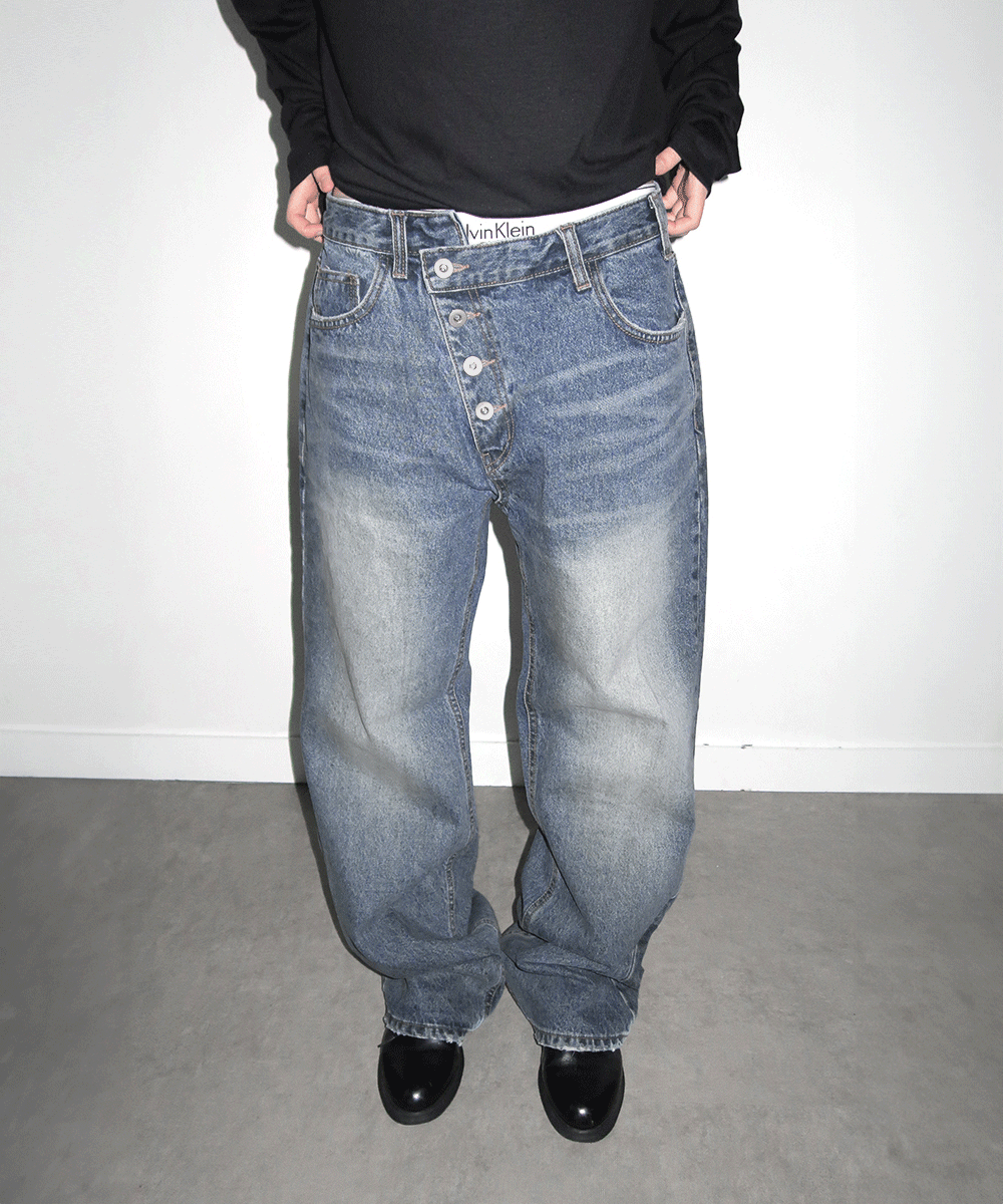 [UNISEX] 언발란스 스트레이트 데님 팬츠 (1 Color)