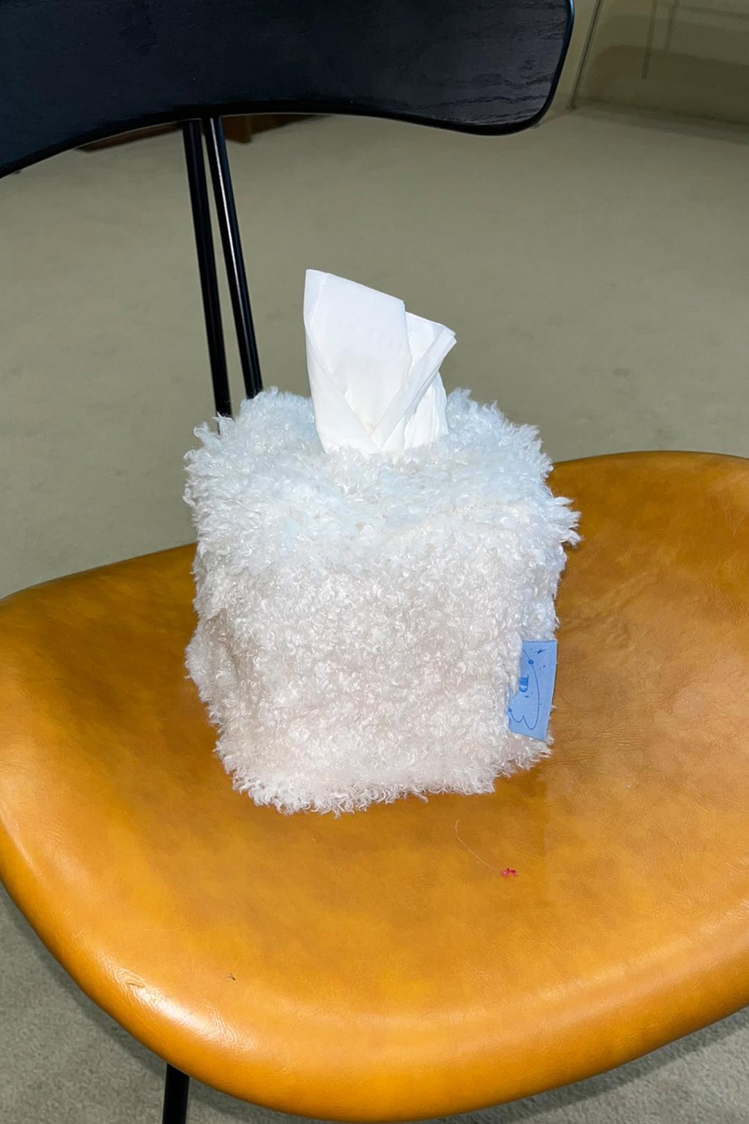 Fur-ppet Mini Tissue Case (White)