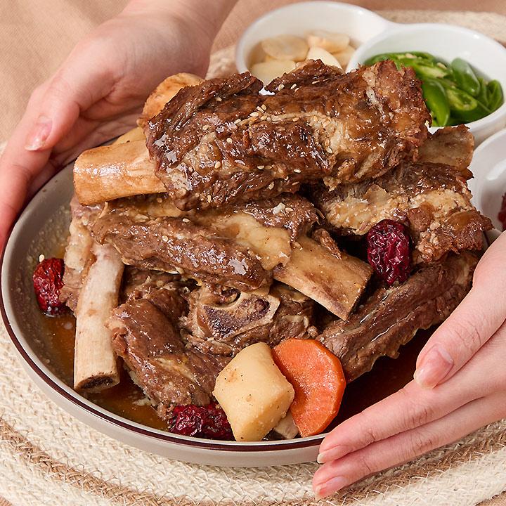 특제 양념 소스로 만든 대왕 소갈비찜 간장맛 매운맛 1.2kg / 2.4kg 알찬구성