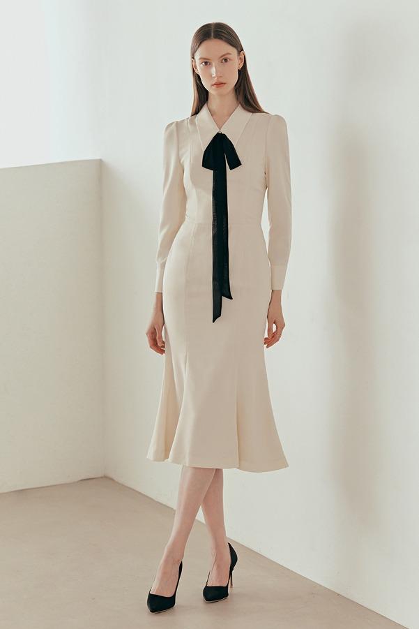 [아이유, 김유정, 조보아, 진세연 착용]EMMA classic collar detail with Semi mermaid dress (Light beige)
