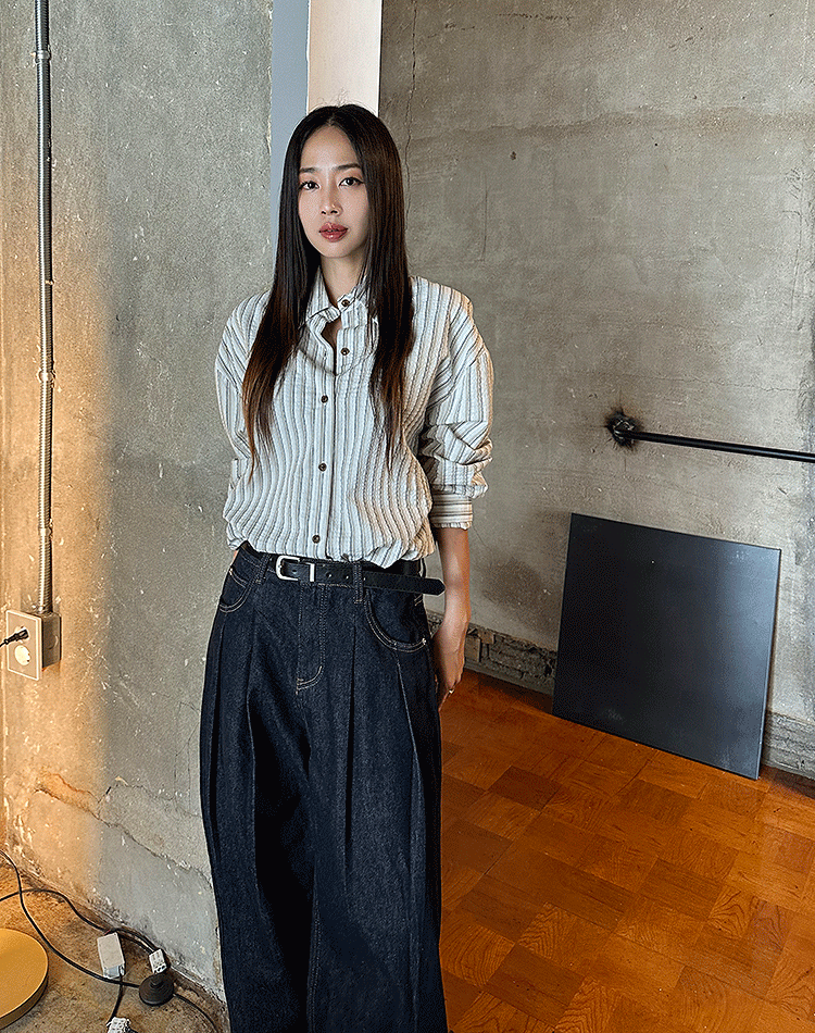 모어모먼트 스트라이프 루즈 셔츠