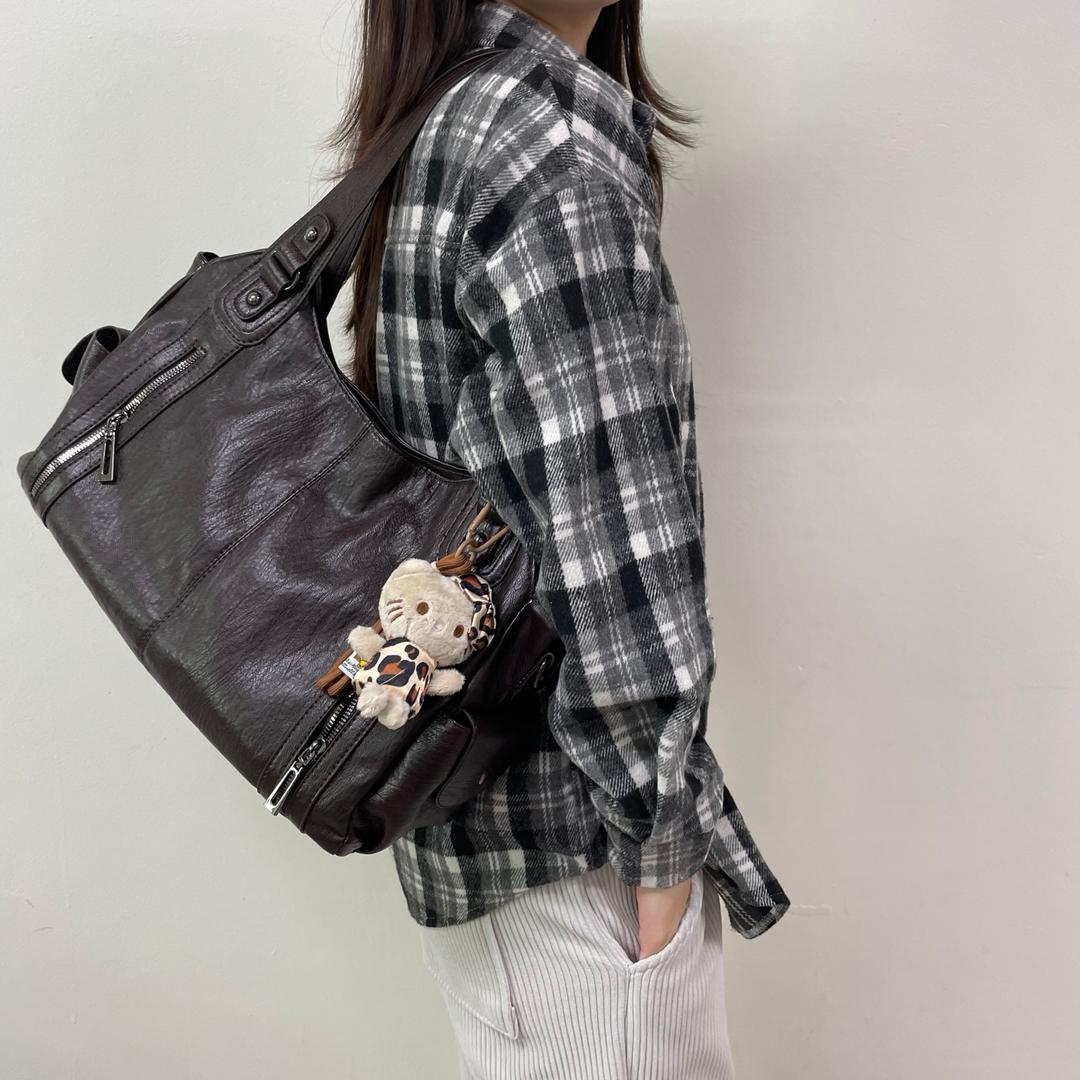 샤핑스 [ 신상특가 / 고퀄리티 / 2way ] 레더 가죽 지퍼 포켓 숄더 크로스백  데일리 보부상 여행 가방