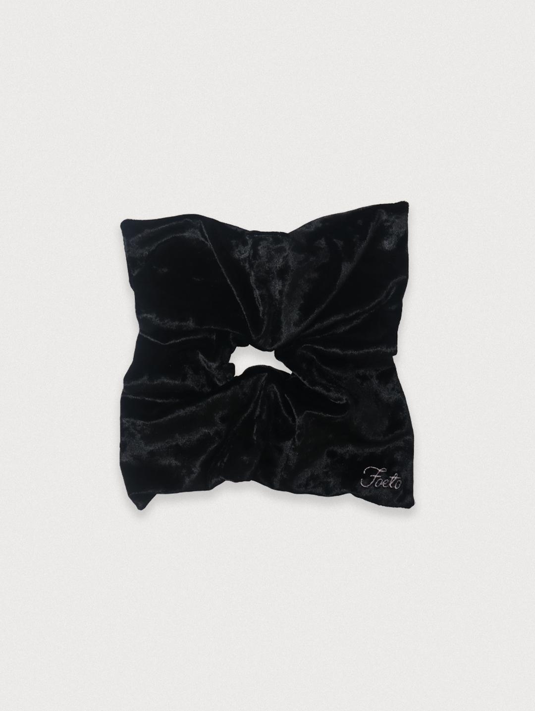 VELVET SQUARE SCRUNCHIE - BLACK