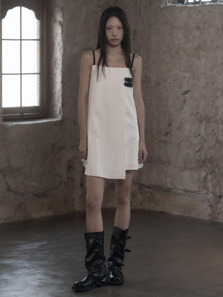 [mnem] Buckle Nylon Midi Dress (white)