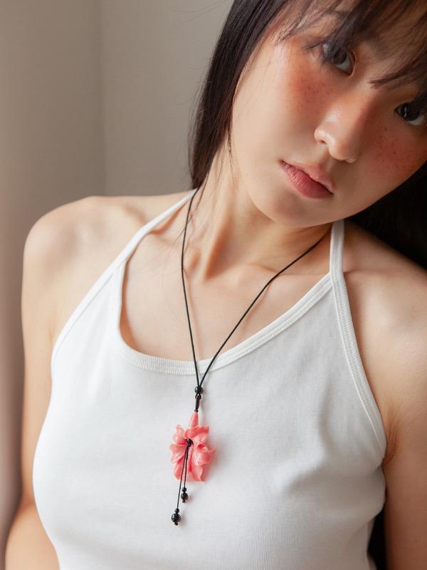 flower gemstone string necklace - pink