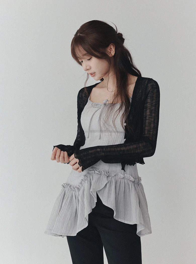[온라인단독][송수이착용] 르델 언발 프릴 나시 블라우스
