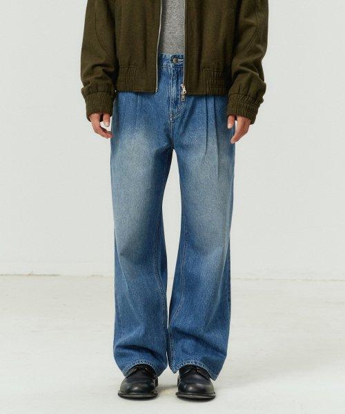 Two Tuck Wide Mid Blue Jeans