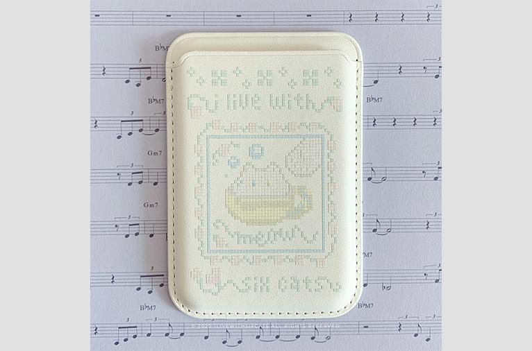 [i live with six cats] 화이트 맥세이프 카드지갑 meow teahouse: 오후의 고양이