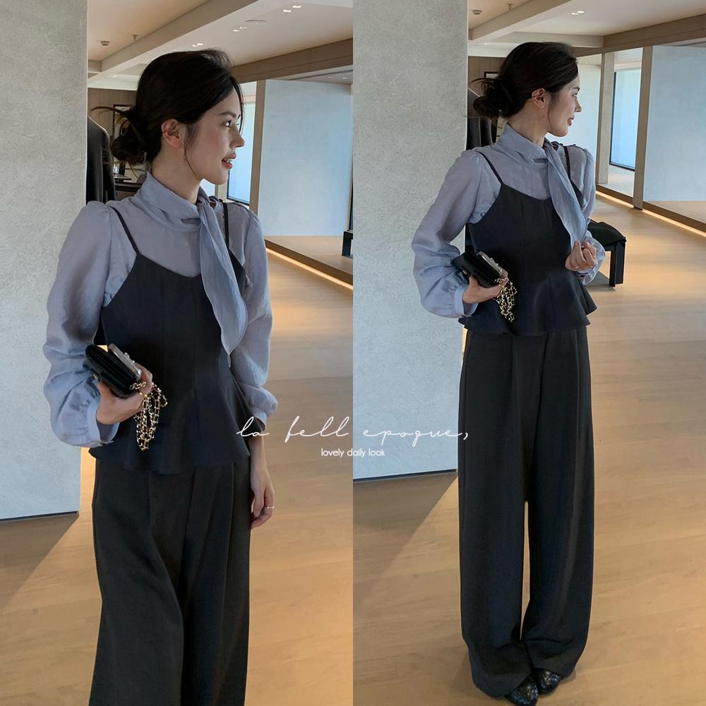 아떼 가을 결혼식 하객 타이 뷔스티에 블라우스 슬랙스 쓰리피스 세트