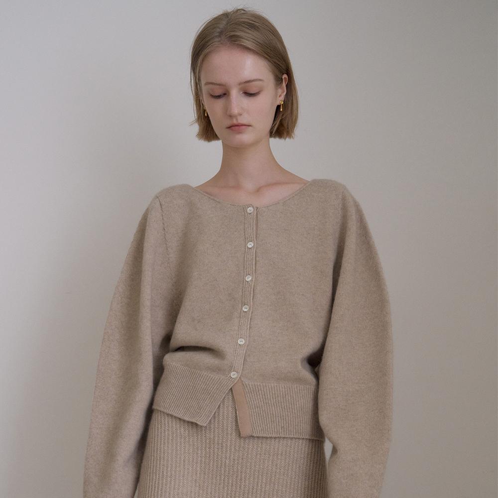 WHOLE GARMENT RACCOON CARDIGAN_SAND BEIGE